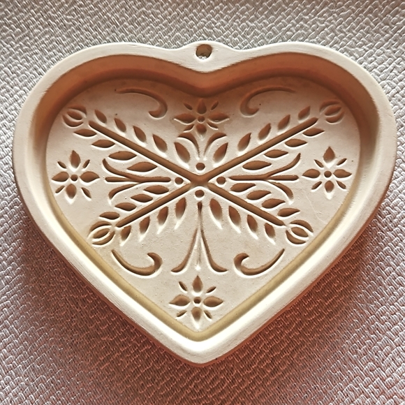 Pampered Chef Bread Warmer/Cookie Mold - Vintage Year 2000 Anniversary Heart ❤️ - Picture 3 of 3